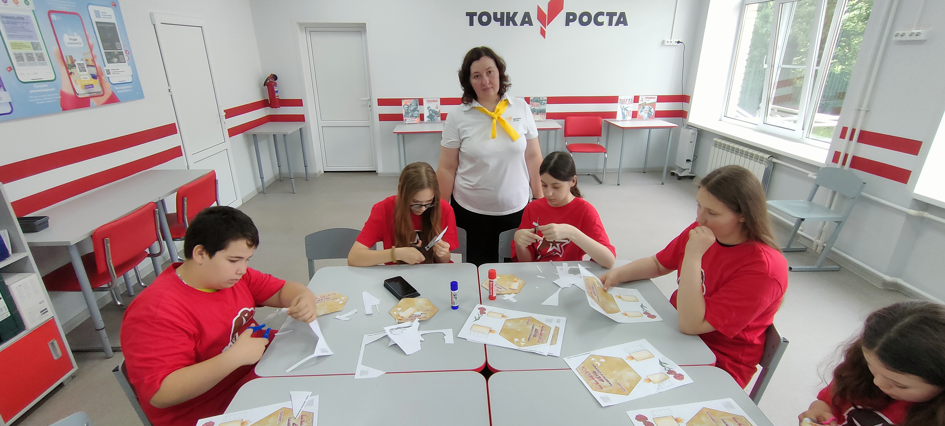«СВЕЧА ПАМЯТИ» В «ТОЧКЕ РОСТА»: ЮНАРМЕЙЦЫ ЧТЯТ ПАМЯТЬ ПАВШИХ В ВЕЛИКОЙ ОТЕЧЕСТВЕННОЙ ВОЙНЕ.