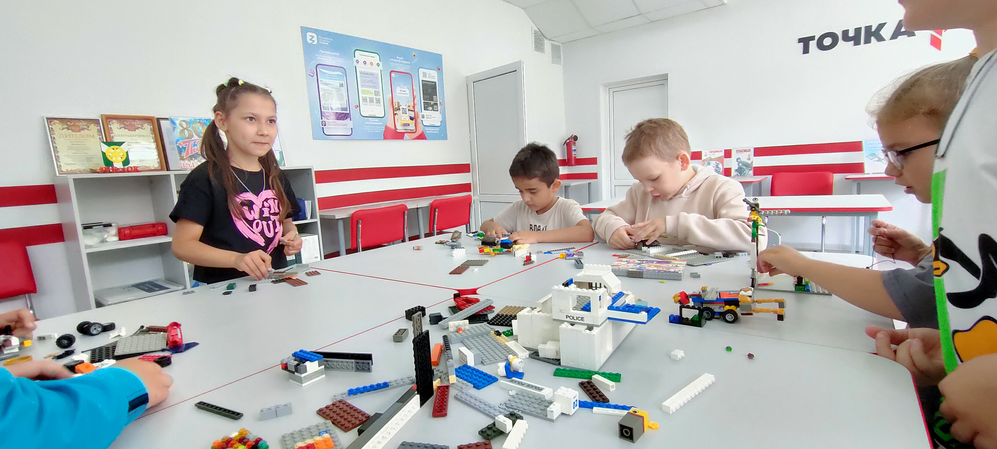 LEGO, АКВАГРИМ И ТАНЦЫ: КАК "ТОЧКА РОСТА" ДАРИТ ДЕТЯМ НЕЗАБЫВАЕМОЕ ЛЕТО.