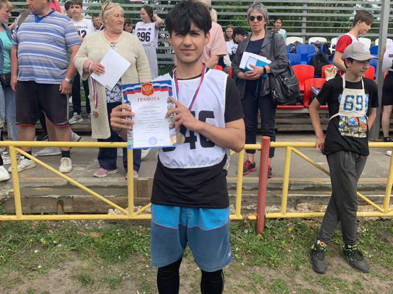 ПРЕКРАСНАЯ КОМАНДА СПОРТСМЕНОВ ЗАЩИЩАЛА СЕГОДНЯ ЧЕСТЬ НАШЕЙ ШКОЛЫ.