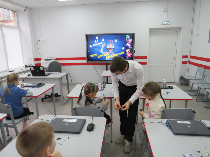 ПРАЗДНИК ИЗОБРЕТЕНИЙ: ДОШКОЛЯТА В МИРЕ ТЕХНОЛОГИЙ.