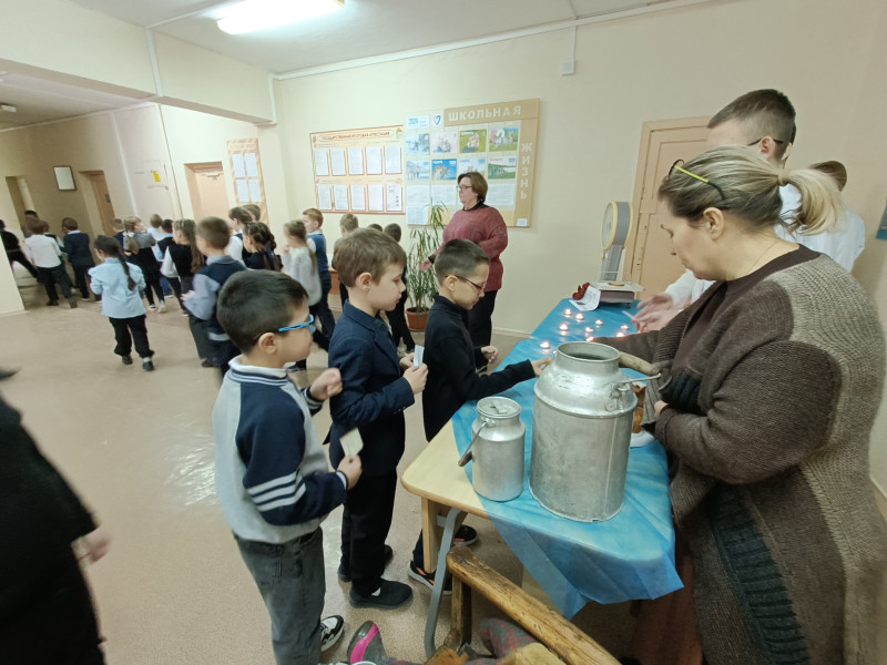 ТРАДИЦИИ ШКОЛЫ: МЕРОПРИЯТИЕ, ПОСВЯЩЁННОЕ БЛОКАДЕ ЛЕНИНГРАДА.